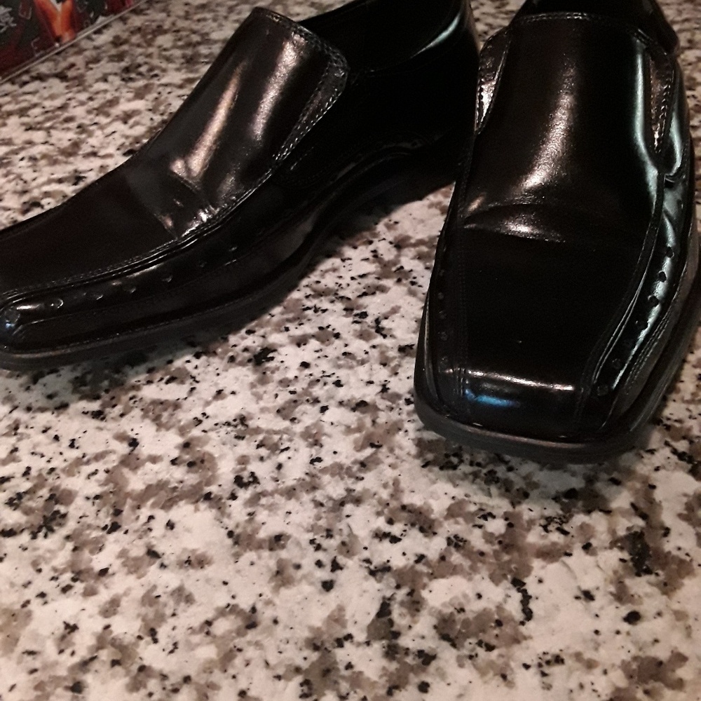 Boys Stacey Adams dress shoes, size 2